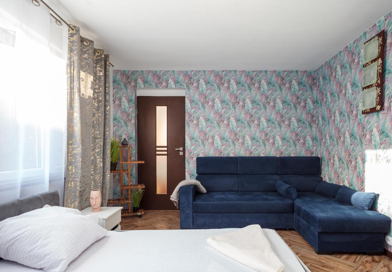 Plac Uniwersytecki 15b Homestay